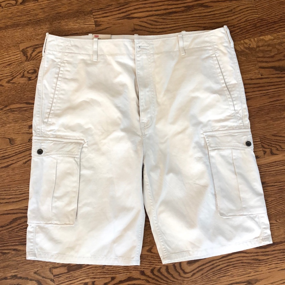 Levi khaki cargo shorts